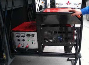 專(zhuān)業(yè)技術(shù)人員負(fù)責(zé)安裝、調(diào)試，全程監(jiān)督，確保發(fā)電機(jī)工作無(wú)故障。保證您的工作后續(xù)無(wú)憂(yōu)！